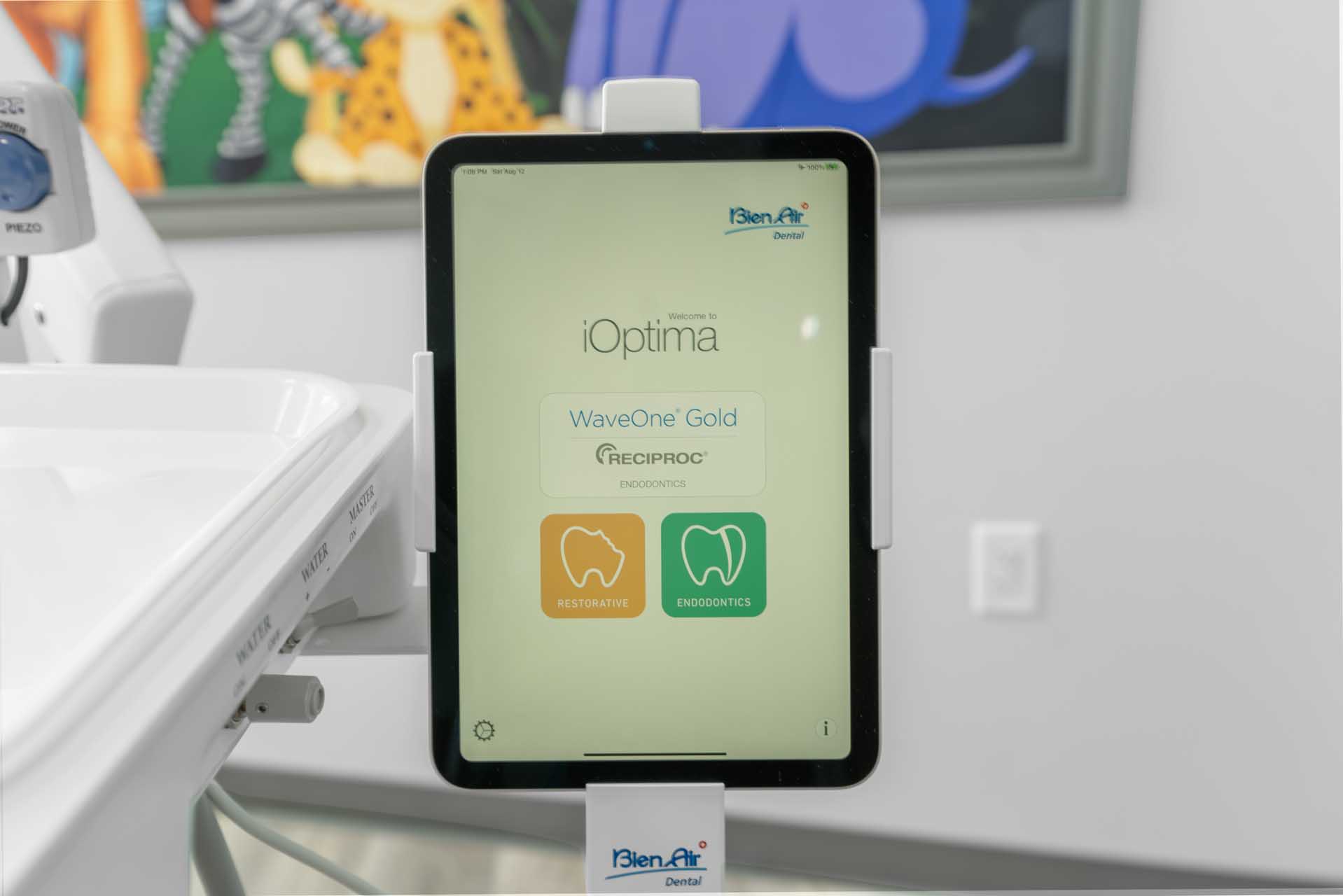 Safari dental interior - tablet